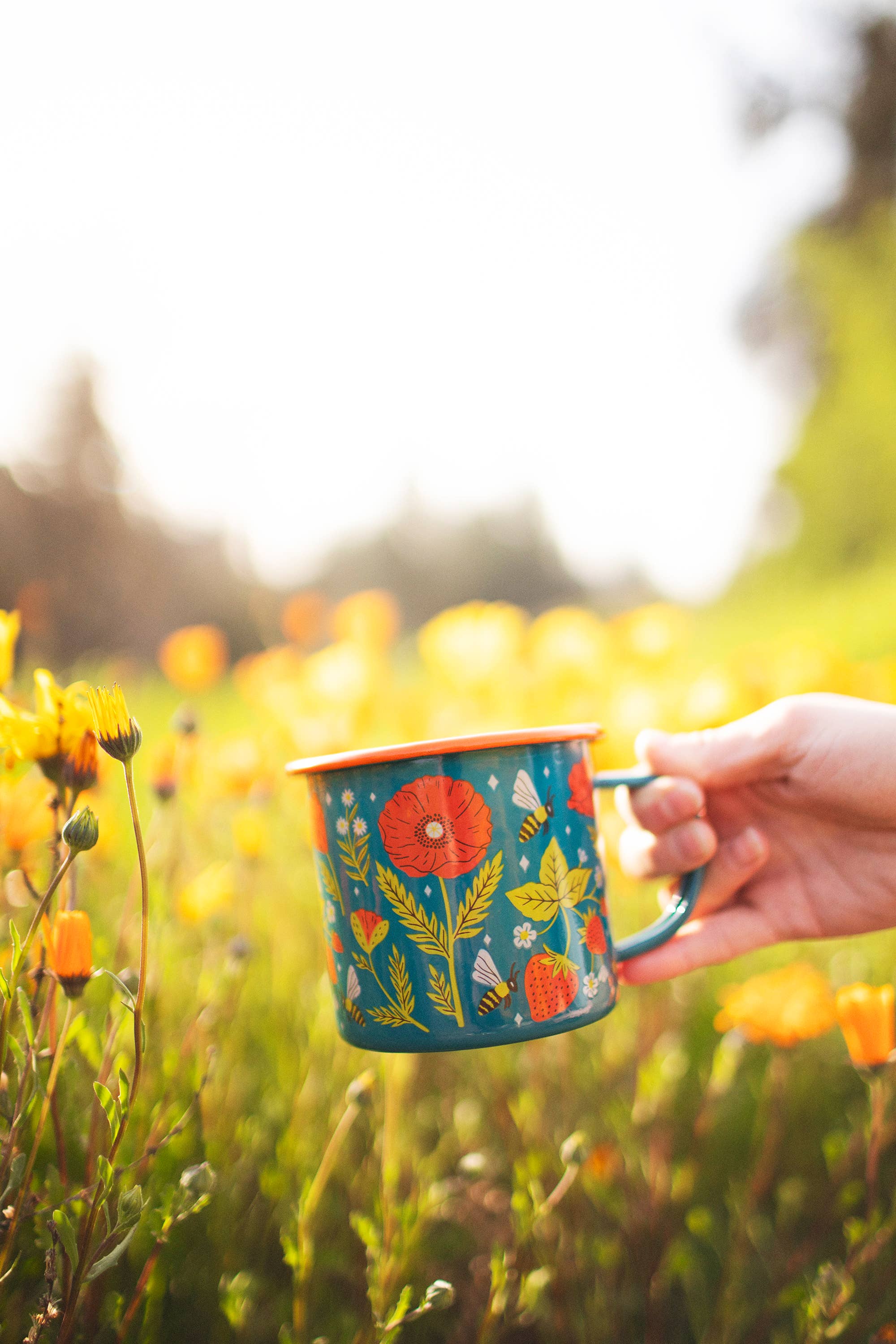 Enamelware Coffee & Camp Mug | Garden Buzz | 16 oz